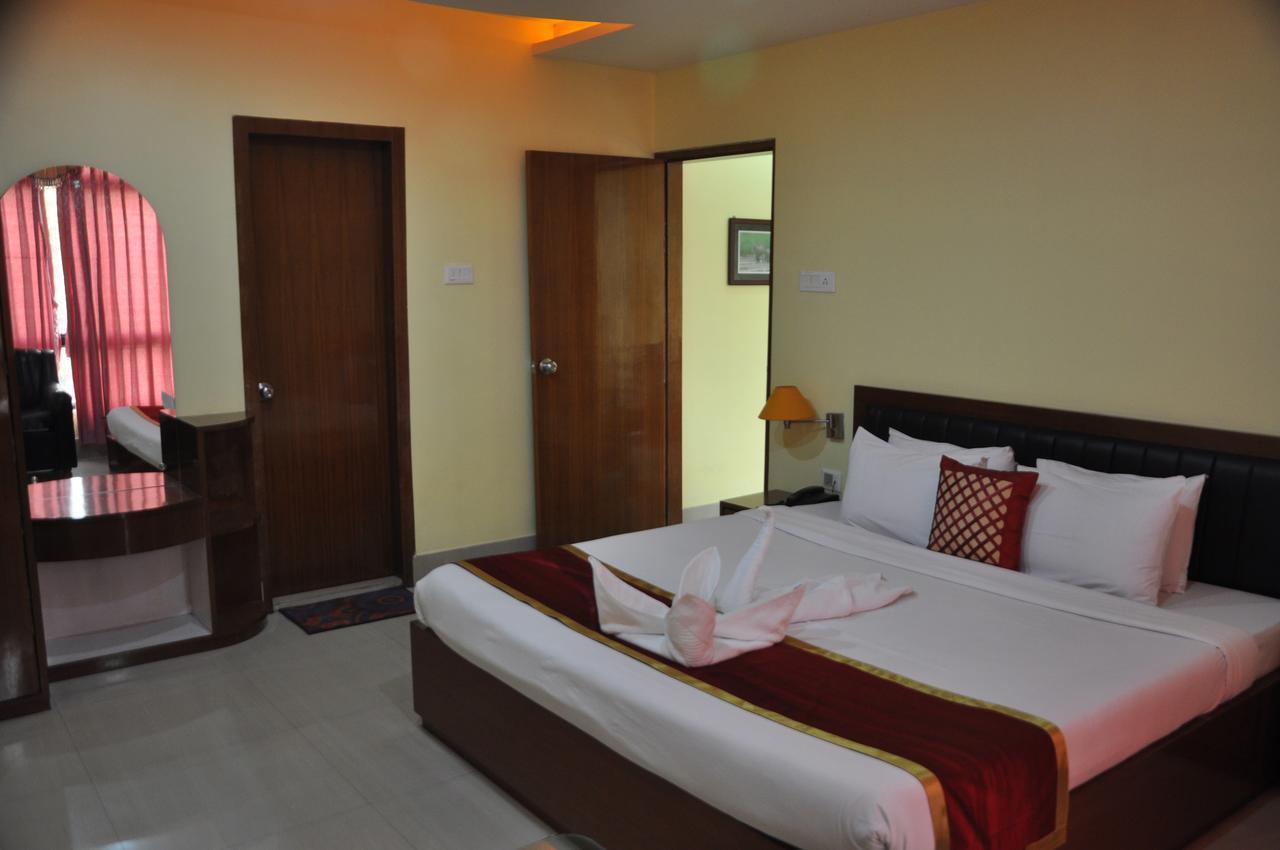 Hotel Dooars Mountain Alipur Duar ภายนอก รูปภาพ