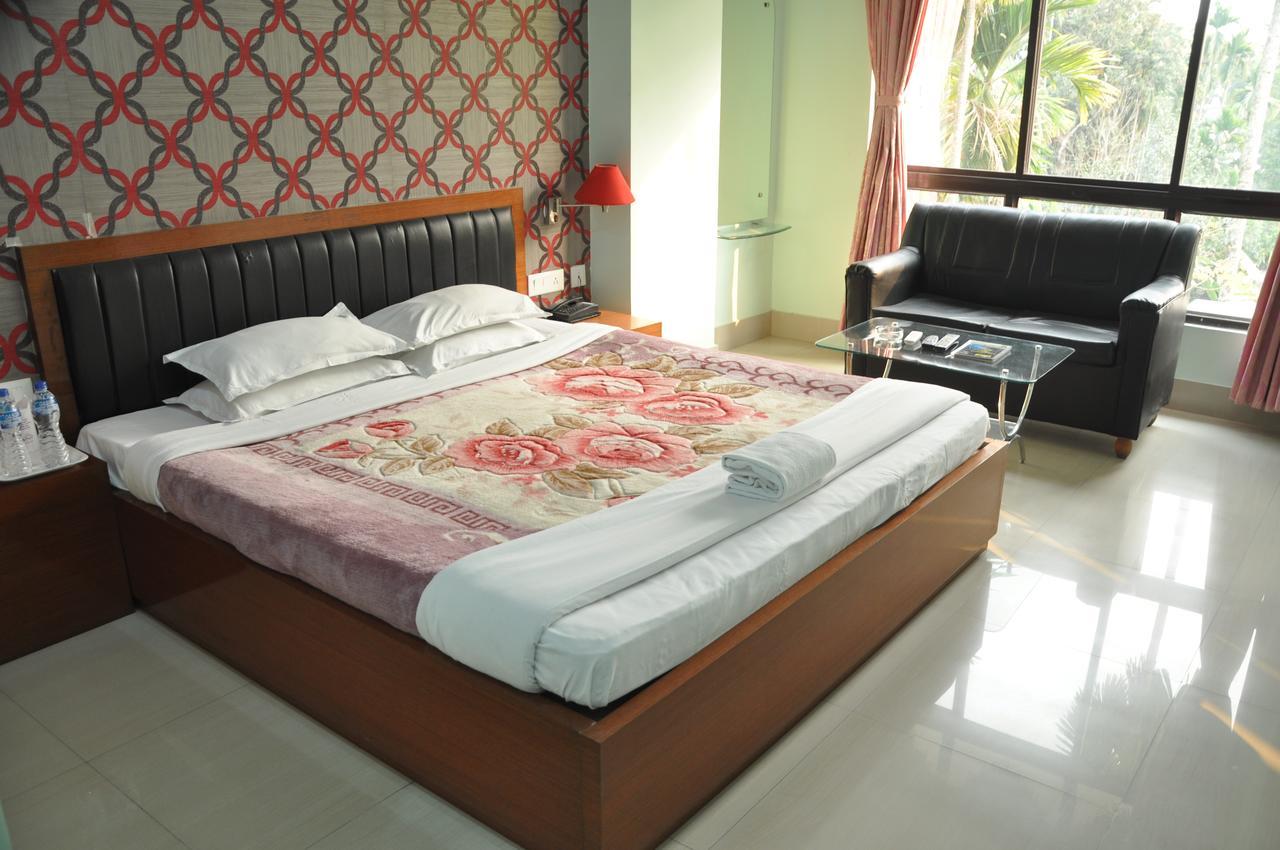 Hotel Dooars Mountain Alipur Duar ภายนอก รูปภาพ