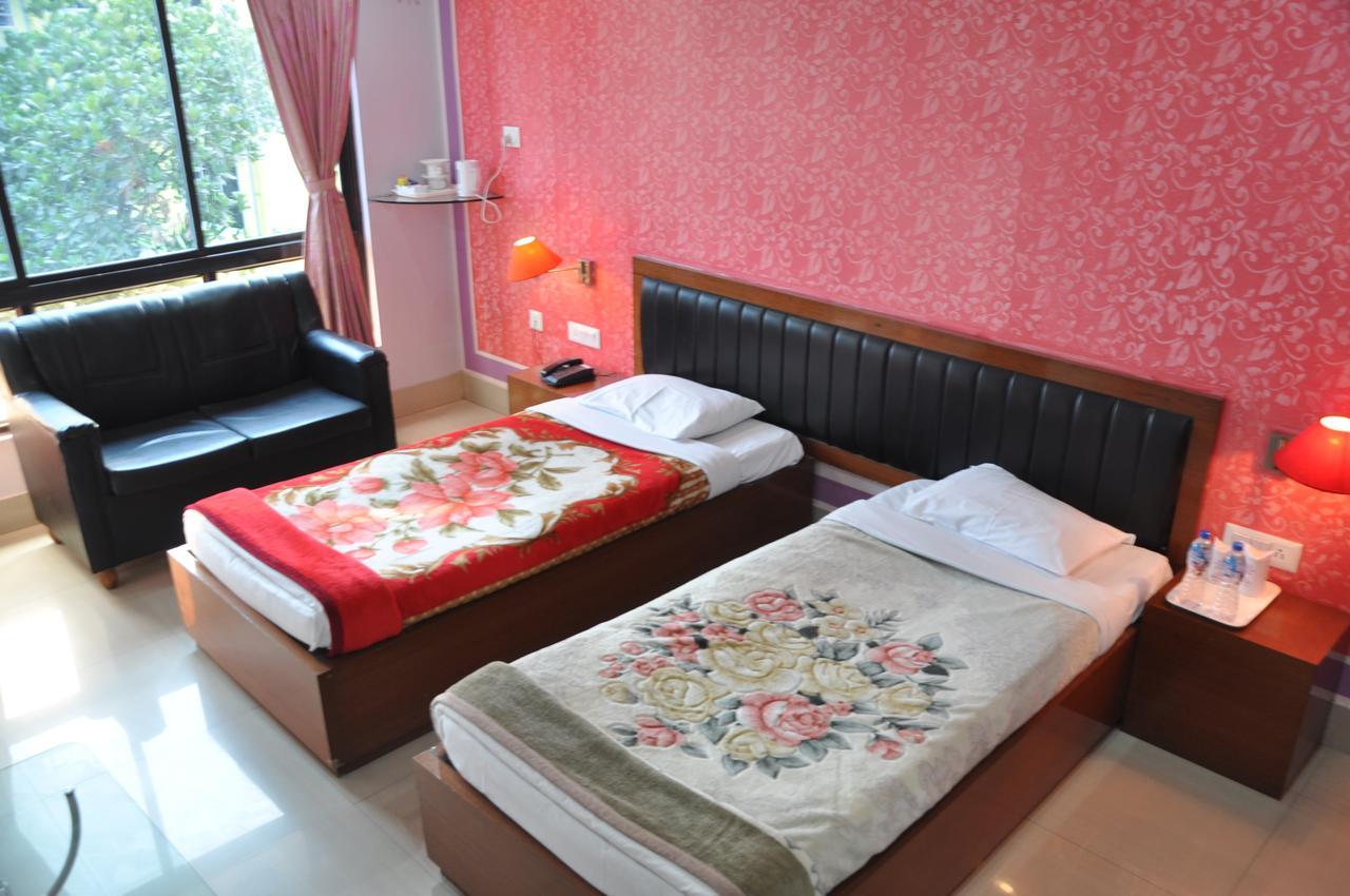 Hotel Dooars Mountain Alipur Duar ภายนอก รูปภาพ
