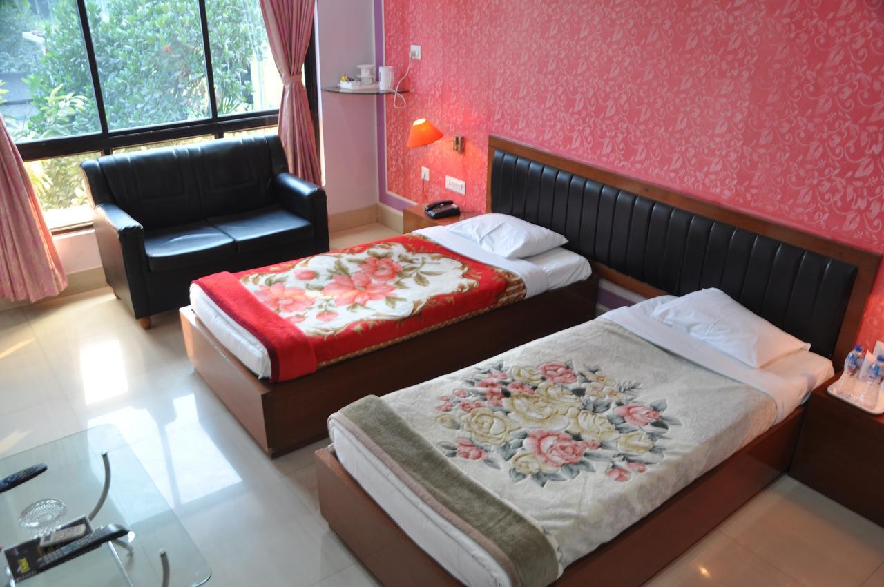 Hotel Dooars Mountain Alipur Duar ภายนอก รูปภาพ