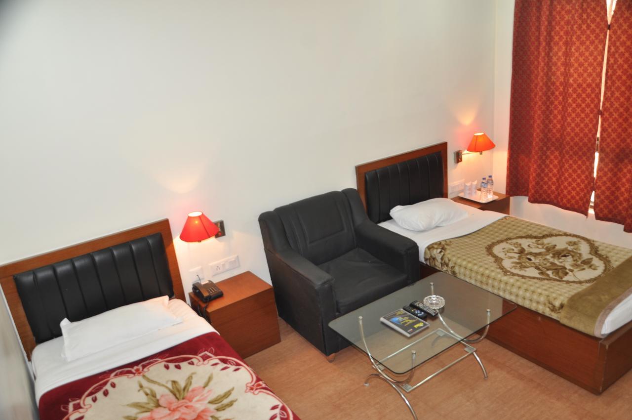 Hotel Dooars Mountain Alipur Duar ภายนอก รูปภาพ