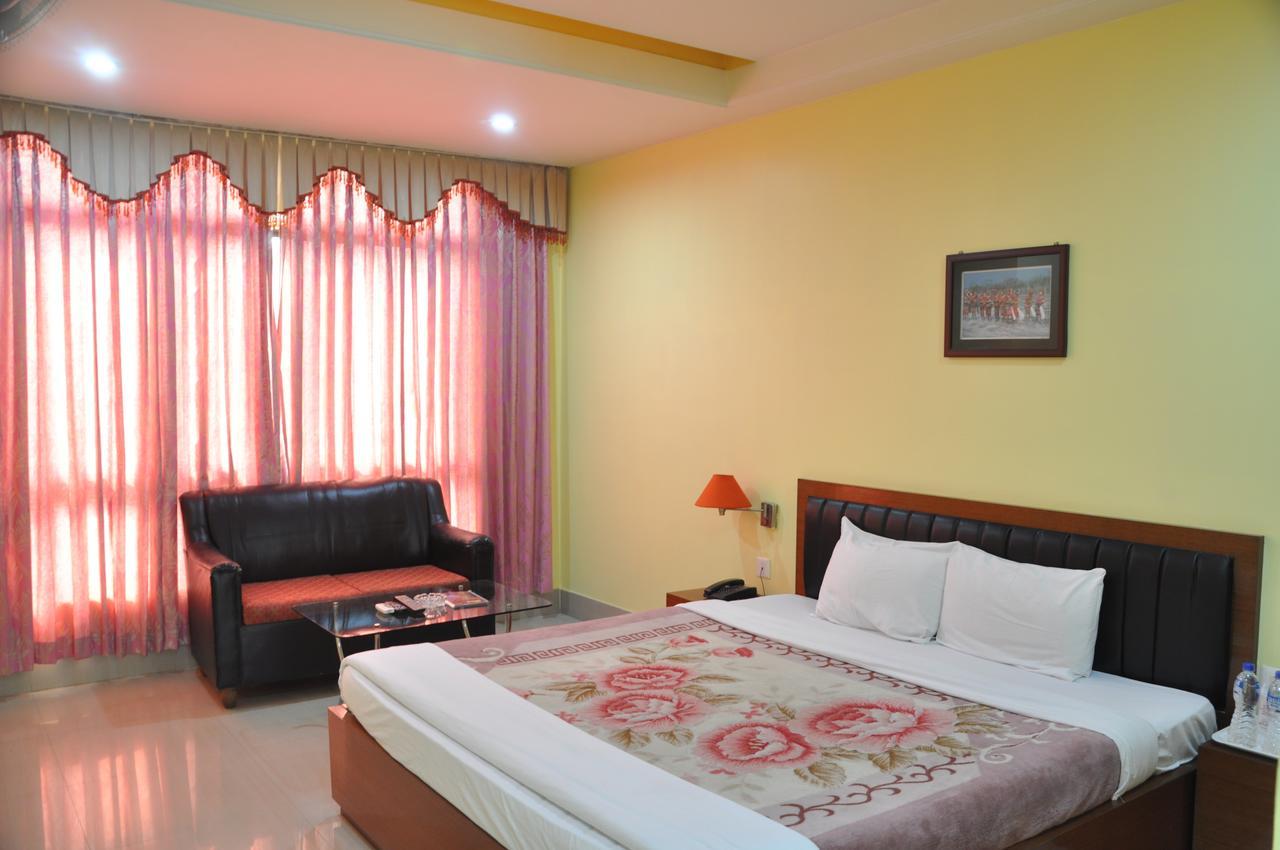 Hotel Dooars Mountain Alipur Duar ภายนอก รูปภาพ