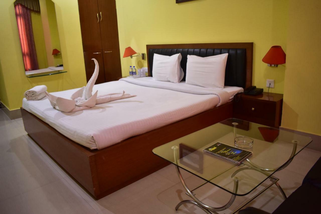 Hotel Dooars Mountain Alipur Duar ภายนอก รูปภาพ